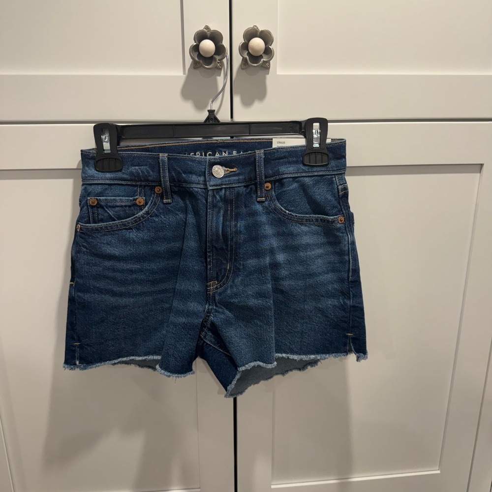 American Eagle Strigid super high rise relaxed short. Size 00 24W